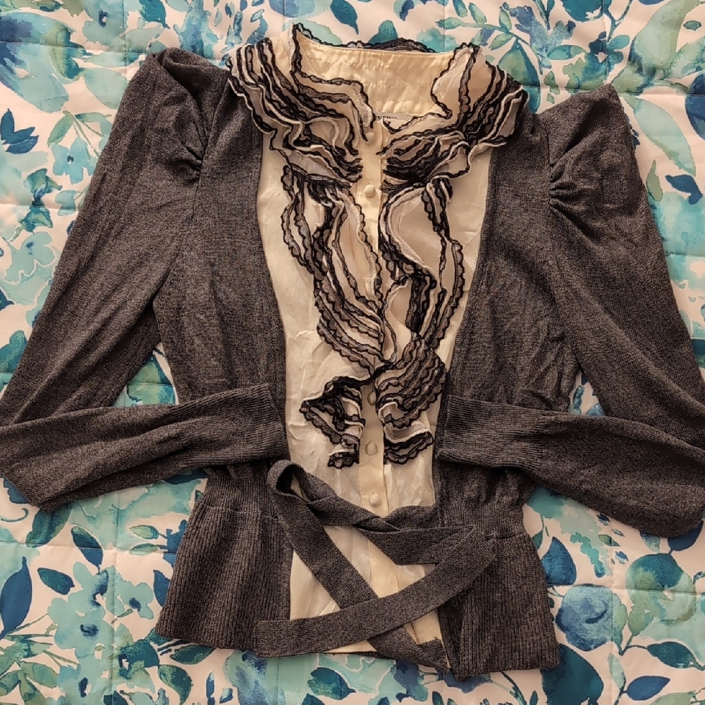 Vintage Gray Ruffled Women's Sweater